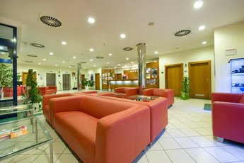 Ramada Airport Hotel Prague**** - lobby