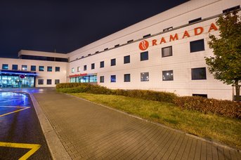 Ramada Airport Hotel Prague**** - der Haupteingang