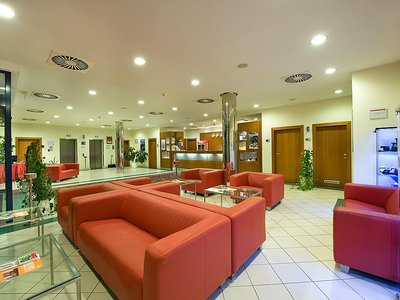 Ramada Airport Hotel Prague**** - lobby