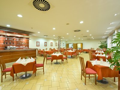 Ramada Airport Hotel Prague**** - hotelová restaurace