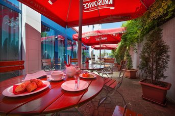 Ramada Airport Hotel Prague**** - Hotel-Restaurant - Terrasse