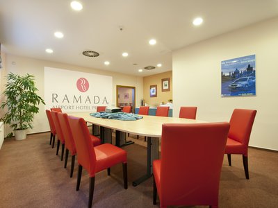 Ramada Airport Hotel Prague**** - зал заседаний «Цессна»